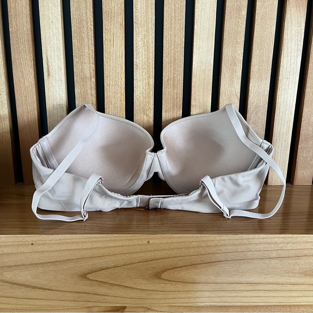 Skims Tan T-Shirt Bra - Picture 3 of 5